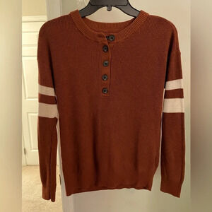 AE brown light sweater w/Henley style neck, long sleeve 5 button front. Extra sm